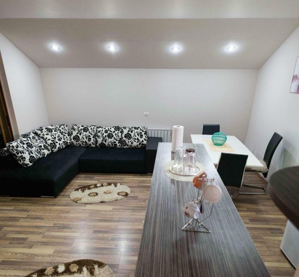 Ferienwohnung Penthouse De Lux Oradea Exterior foto