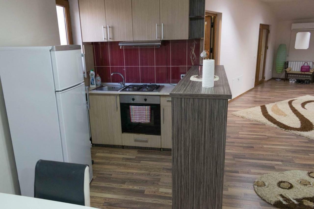 Ferienwohnung Penthouse De Lux Oradea Exterior foto