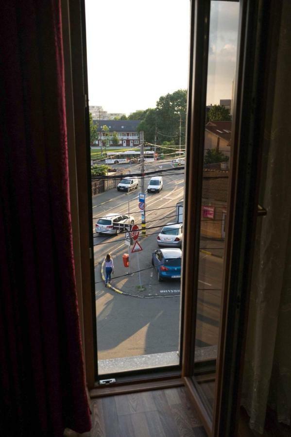 Ferienwohnung Penthouse De Lux Oradea Exterior foto